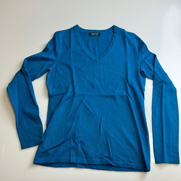 Lord & Taylor Blue Vneck Merino Wool Sweater S23-15 - Picture 1 of 5